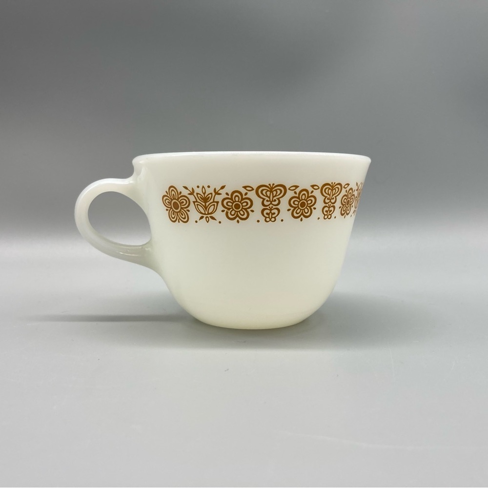 Pyrex Butterfly Gold Mug EVC - Picture 3 of 7